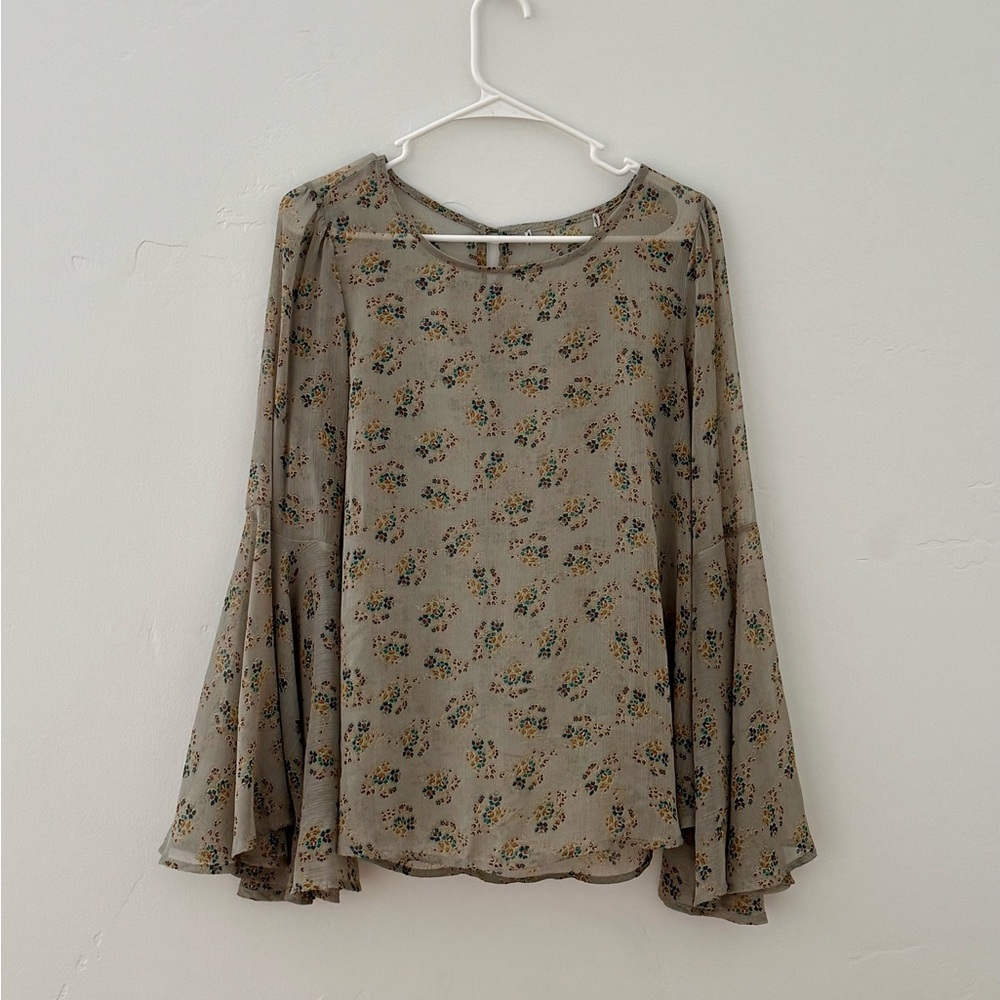 Floral Bell Sleeve Blouse